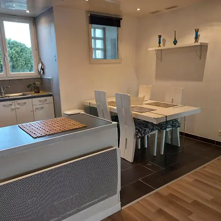 L'hippocampe, Climatisé, 60 M2 , 2 Chambres, Très Calme, Des Sablettes Et Commerces à 3 Minutes à Pied, Wifi, Parking Gratuit, Lit King Size Apartamento *