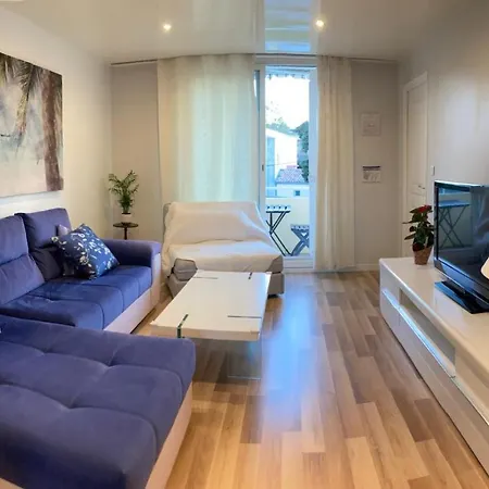 L'hippocampe, Climatisé, 60 M2 , 2 Chambres, Très Calme, Des Sablettes Et Commerces à 3 Minutes à Pied, Wifi, Parking Gratuit, Lit King Size Appartement