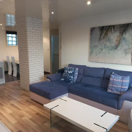 L'hippocampe: Beachside Retreat With King-size Comfort Apartment