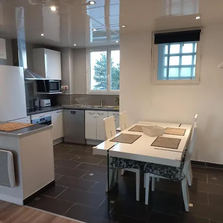 L'hippocampe: Beachside Retreat With King-size Comfort Apartment *