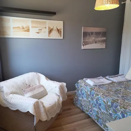 L'hippocampe: Beachside Retreat With King-size Comfort Apartment *
