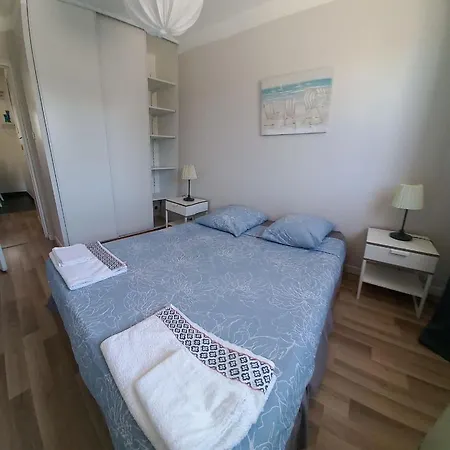 L'hippocampe, Climatisé, 60 M2 , 2 Chambres, Très Calme, Des Sablettes Et Commerces à 3 Minutes à Pied, Wifi, Parking Gratuit, Lit King Size Apartamento La Seyne-sur-Mer