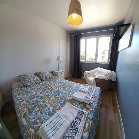 Apartamento L'hippocampe, Climatisé, 60 M2 , 2 Chambres, Très Calme, Des Sablettes Et Commerces à 3 Minutes à Pied, Wifi, Parking Gratuit, Lit King Size *
