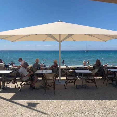 L'hippocampe: Beachside Retreat With King-size Comfort Apartment *